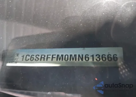 2021 Ram 1500 Big Horn 4X4 5'7 Box z USA, uszkodzony, nr VIN 1C6SRFFM0MN613666